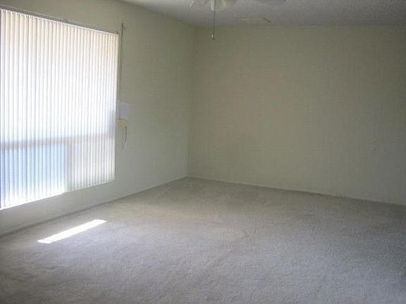 5th image of 10806 W Saratoga Cir