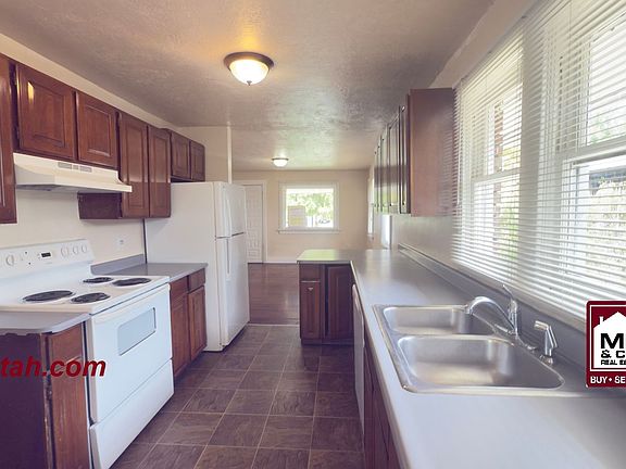 5th image of 452 E Blaine Ave