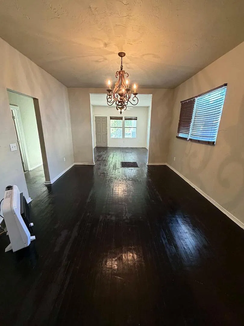 607 Grove St — Photo 1