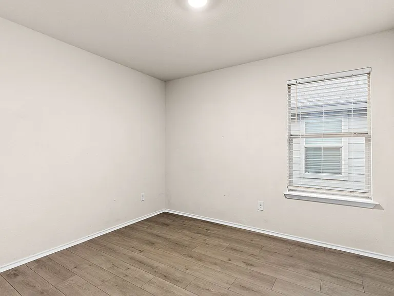 9506 Murandy Dr — Photo 8