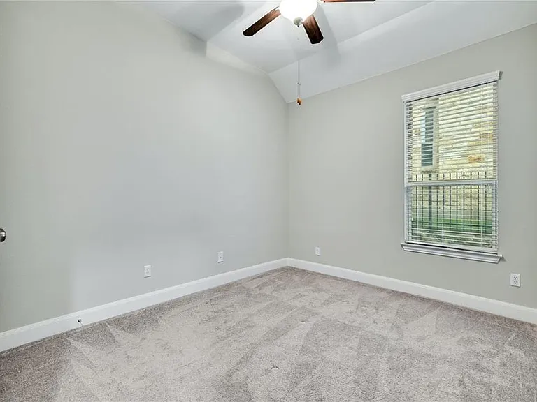 204 Maxwell Way — Photo 17
