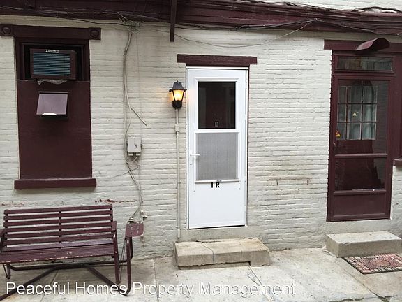 2nd image of 216 E King St APT 1R