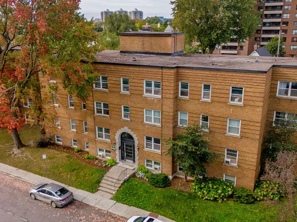 290 Mona Ave #15, Ottawa, ON K1L 7A1