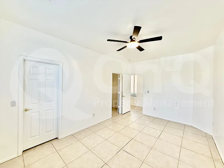 9940 E Medina Ave — Photo 13