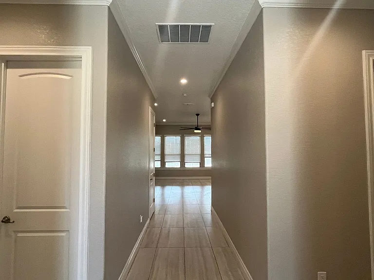 4815 Viewcrest Rd — Photo 5