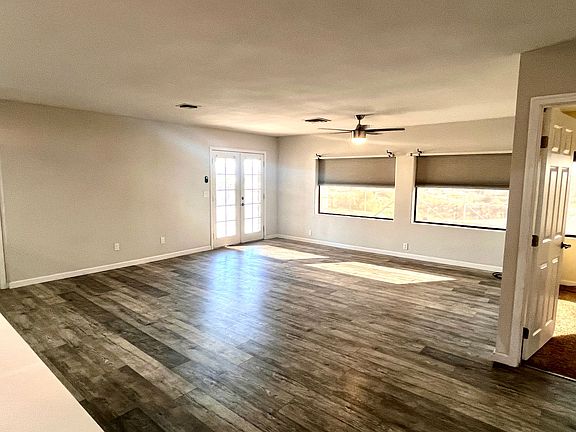 2nd image of 3745 Bluegrass Dr