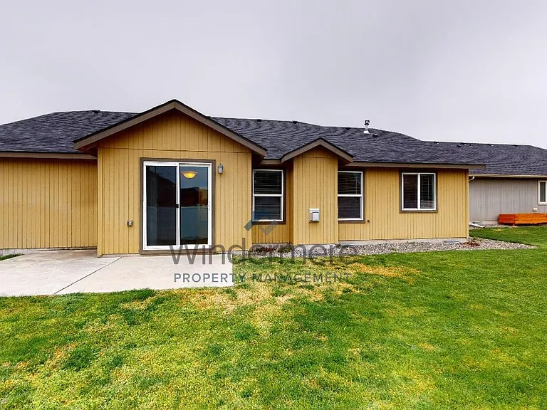 247 Chapra St — Photo 2