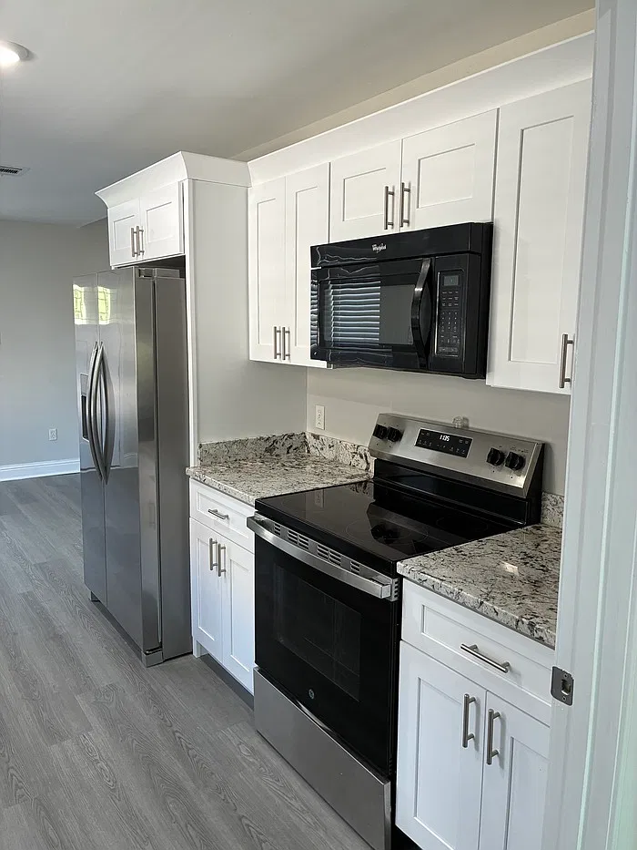 3 bed, 2.0 bath, 1369 sqft, $1,675 — Photo 3