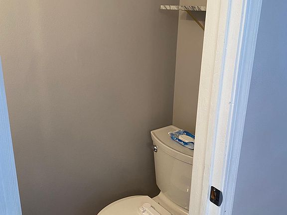 3rd image of 1524 Plum Ln