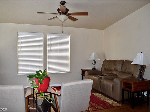 3rd image of 781 Montecito Dr