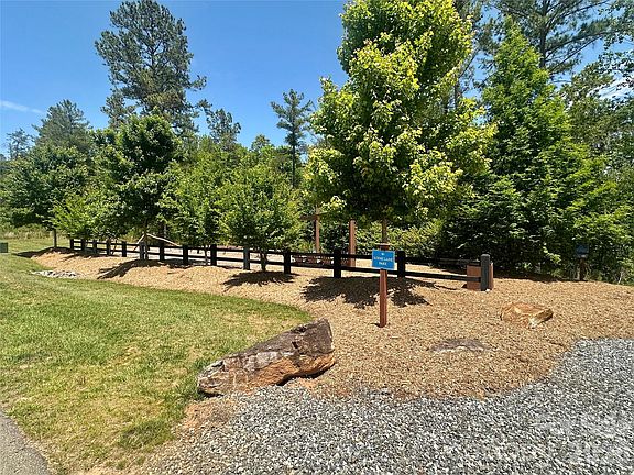 4th image of 200 Westward Dr