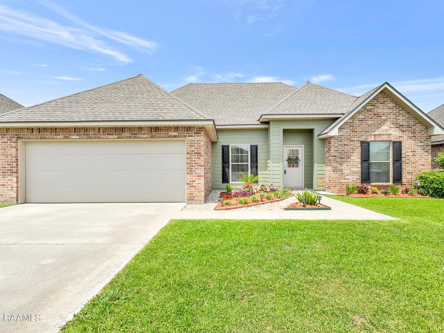 215 Oak Hill Ln, Youngsville, LA 70592 Zillow