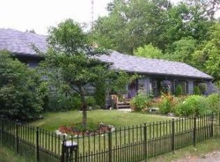 3108 Dean Rd, Lambertville, MI 48144