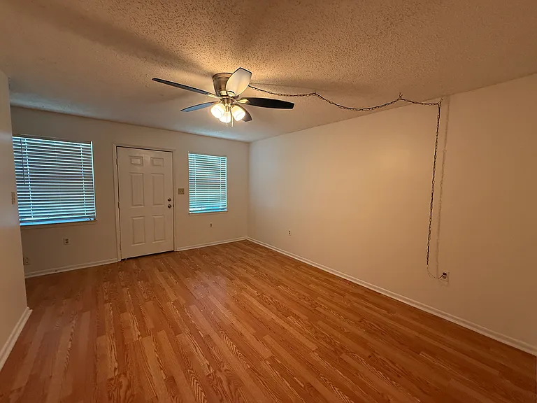 537A Schneider Dr — Photo 11