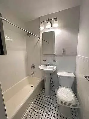 Rented by Bond New York | media 5