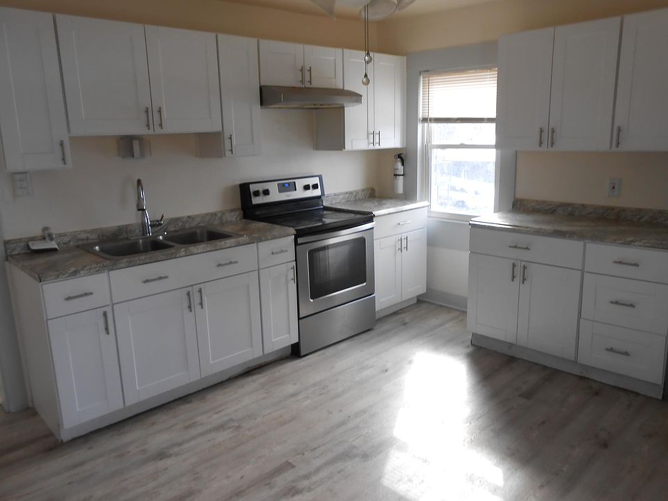 1st image of 638 Hickory St #2710h23kw