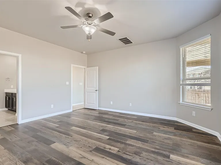 1505 Everts St — Photo 12