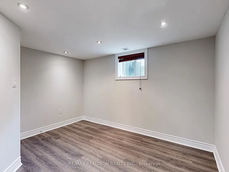 49 Exbury Rd #BASEMENT — Photo 15