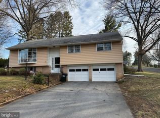 419 Eshleman Dr, Lititz, PA 17543
