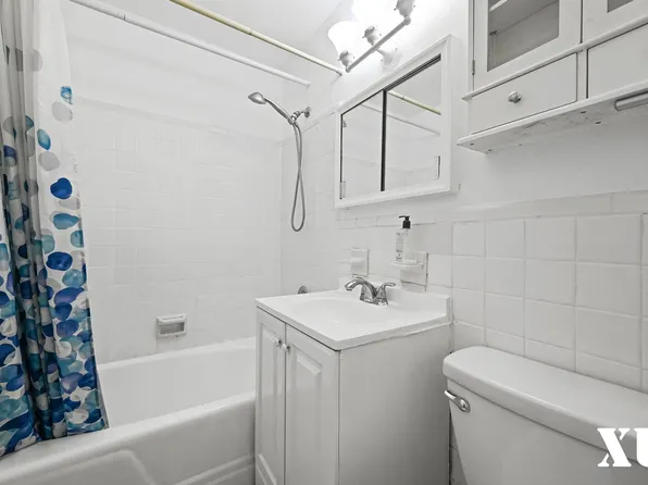 43-10 Kissena Boulevard image 13 of 22