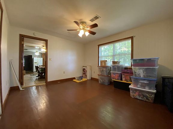 2nd image of 2503 Dickson Cir