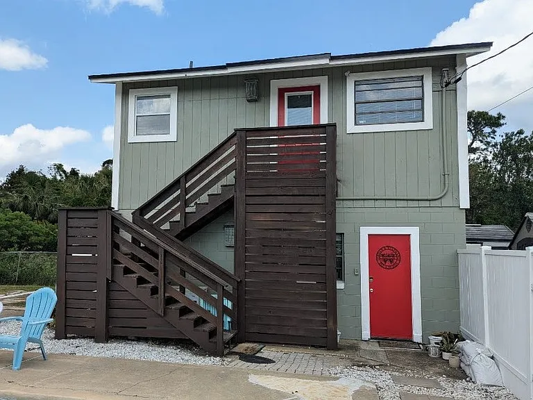 Azalea Dr — Photo 1