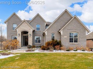 1930 Nottingham Dr, Rochester Hills, MI 48307