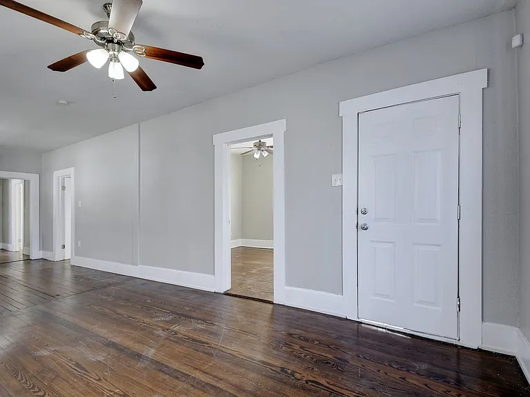 1314 N Sabinas St — Photo 5