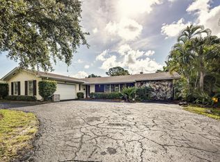 9832 Honeysuckle Ave, Palm Beach Gardens, FL 33410