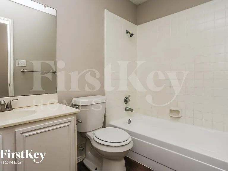 4368 Saugus Dr — Photo 14