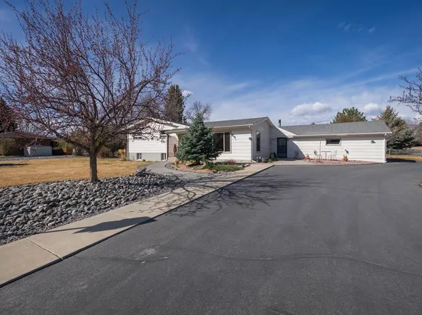 1044 Stampede Ave, Cody, WY 82414