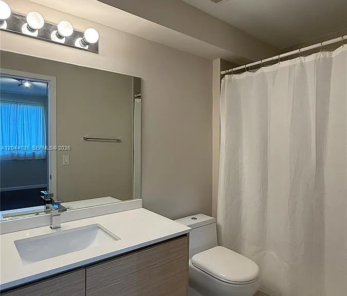 600 NE 27th St #802 — Photo 23