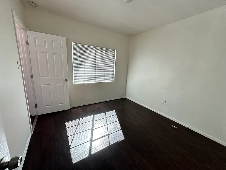 821 Orange Grove Ave — Photo 3
