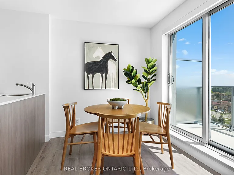 100 Manett Cres #209 — Photo 4