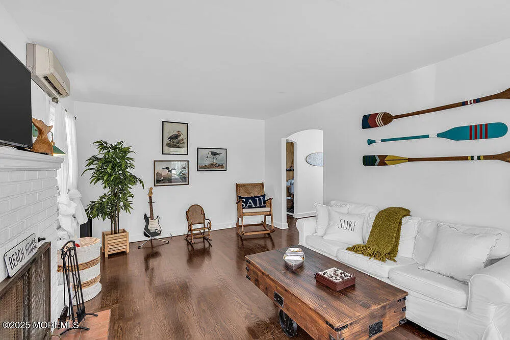 2 bed, 938 sqft, $3,000 — Photo 3