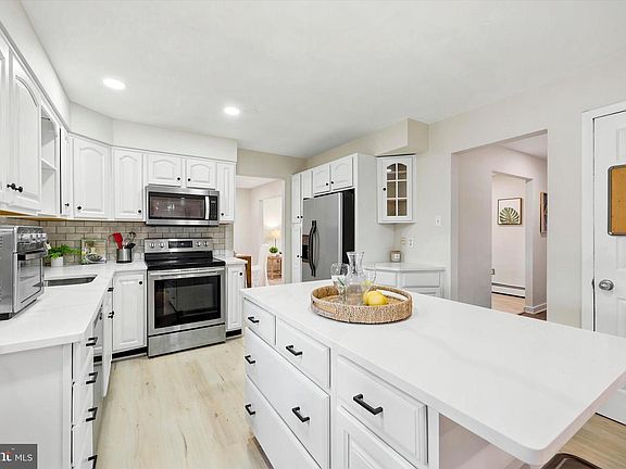 5th image of 1421 Cathys Ln