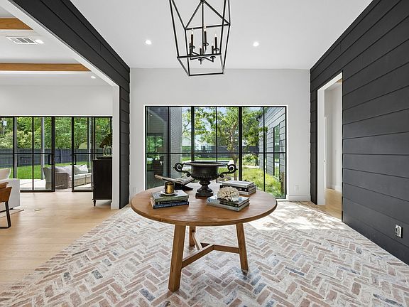 2nd image of 8448 San Fernando Way