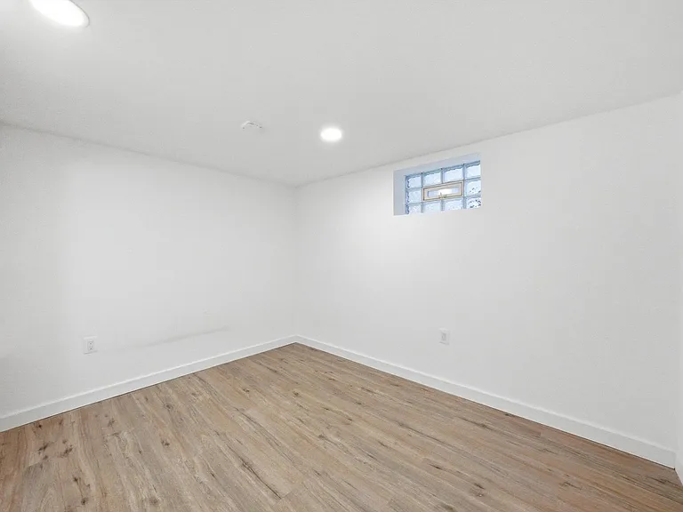 4605 S Laramie Ave — Photo 29