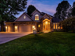 1362 Stonecreek Ct, Saint Joseph, MI 49085