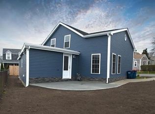 38 Manhattan Ave, Fairhaven, MA 02719