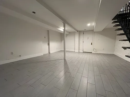 Rented by Yup Realty LLC | media 32