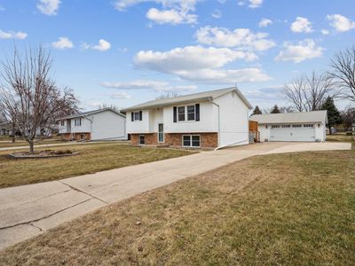 521 2nd St NW, Dyersville, IA, 52040