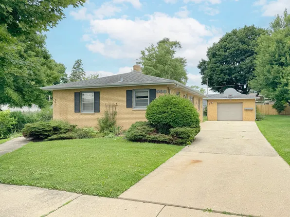 598 Oakhill Rd, Elgin, IL 60120