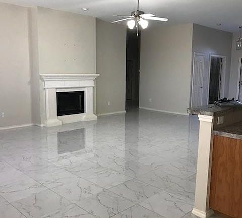 4th image of 923 Parish Ct