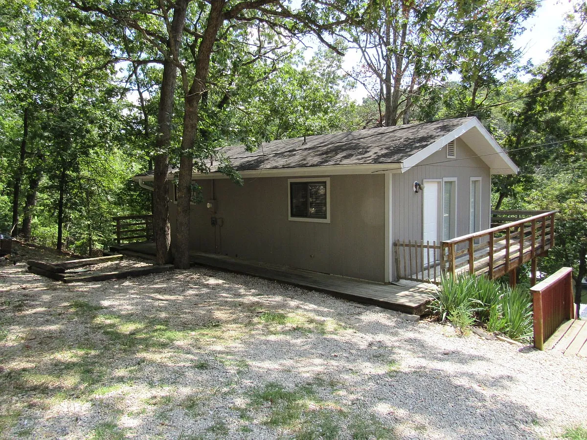 Building Photo - 137 Walnut Dr