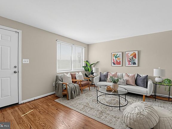 5th image of 4222 Doris Ave