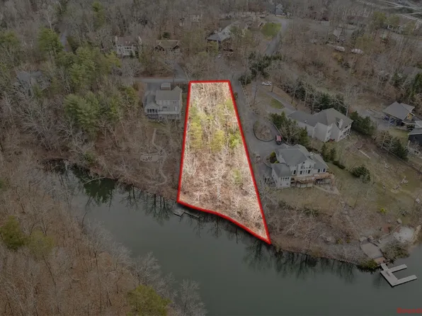 515 Northwood Cir, Cross Junction, VA 22625