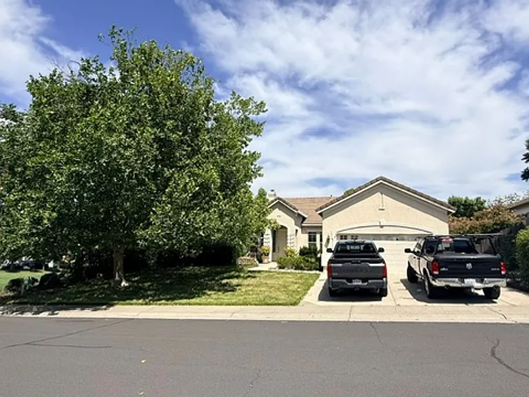 5631 Birkdale Ct — Photo 2