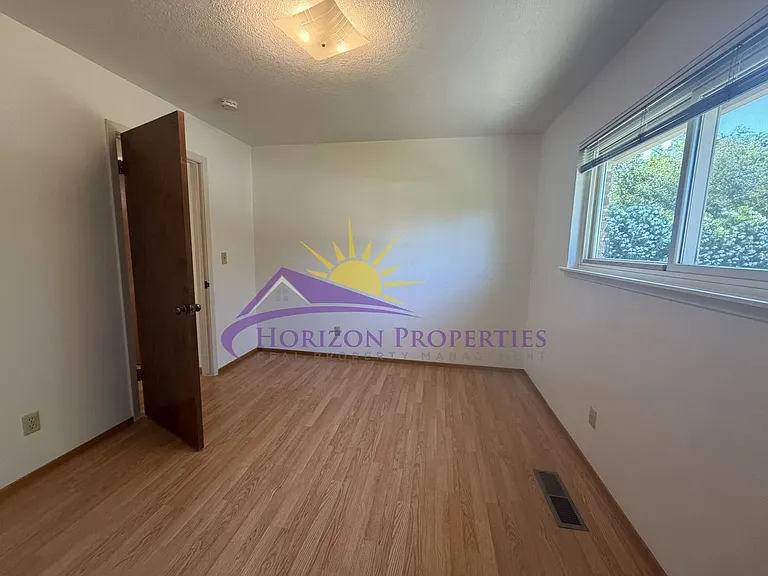 4939 Durland Way — Photo 14