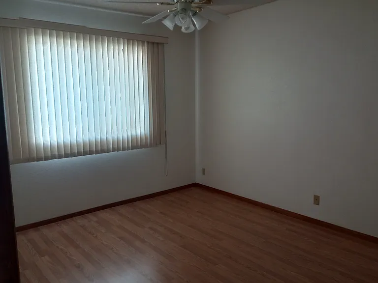 2150 N Nutmeg St — Photo 10
